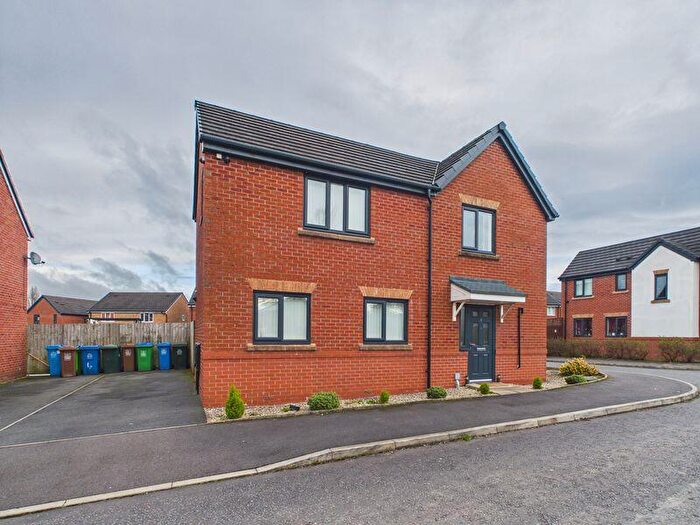 3 Bedroom Detached House For Sale In Fleetwith Close, Middleton, Manchester, M24