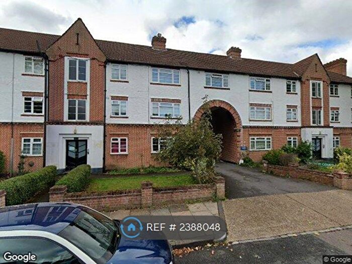 2 Bedroom Flat To Rent In Manor Court, Twickenham, TW2