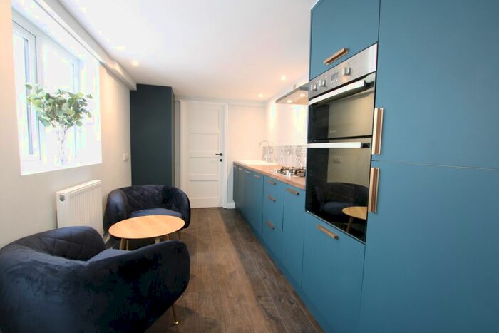 2 Bedroom Flat To Rent In College Gardens, Brighton, BN2