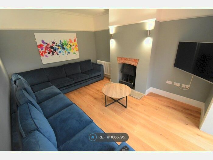 7 Bedroom Semi-Detached House To Rent In Northumberland Avenue, Reading, RG2