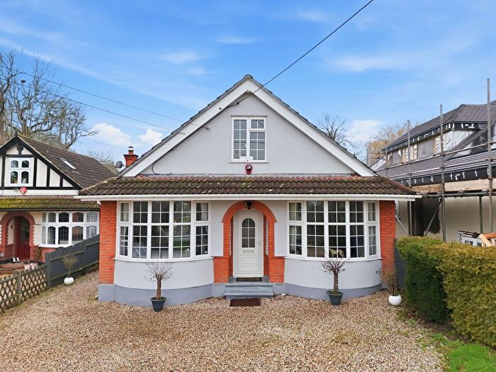 3 Bedroom Chalet For Sale In Maldon Road, Margaretting, CM4