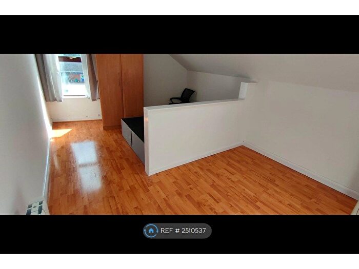 1 Bedroom Flat To Rent In Sowood Street, Leeds, LS4