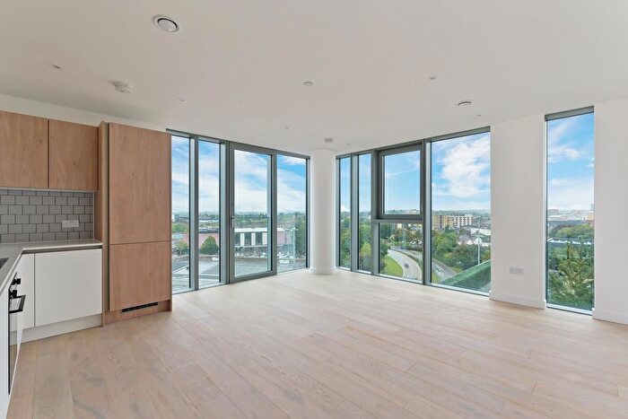 2 Bedroom Flat To Rent In The Clarendon, Watford, London, WD17