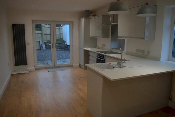 3 Bedroom Property To Rent In Beach Road, Penclawdd, Swansea, SA4