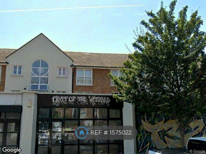 2 Bedroom Flat To Rent In Hackney Road, London, E2