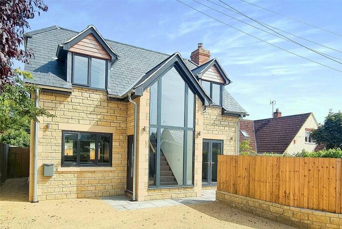 2 Bedroom Detached House For Sale In Deverill Road, Sutton Veny, BA12
