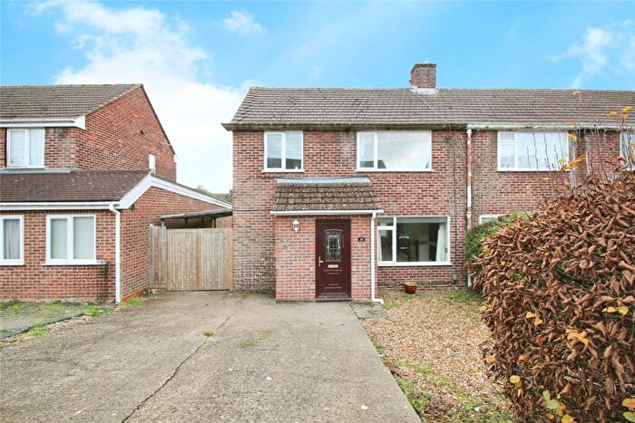 3 Bedroom End Of Terrace House For Sale In Home Farm Close, Reading, RG2