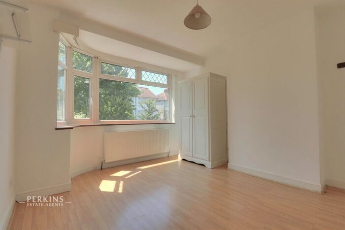 3 Bedroom End Of Terrace House To Rent In Alderney Gardens, Northolt, UB5