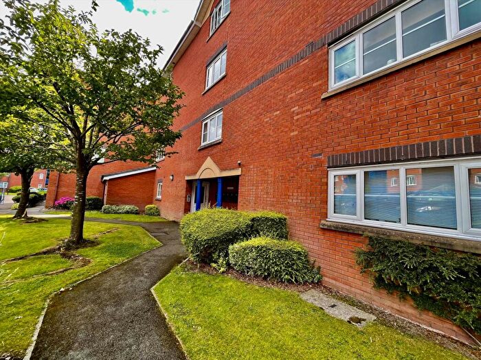 2 Bedroom Flat To Rent In Mountbatten Close, Ashton On Ribble, Preston, PR2