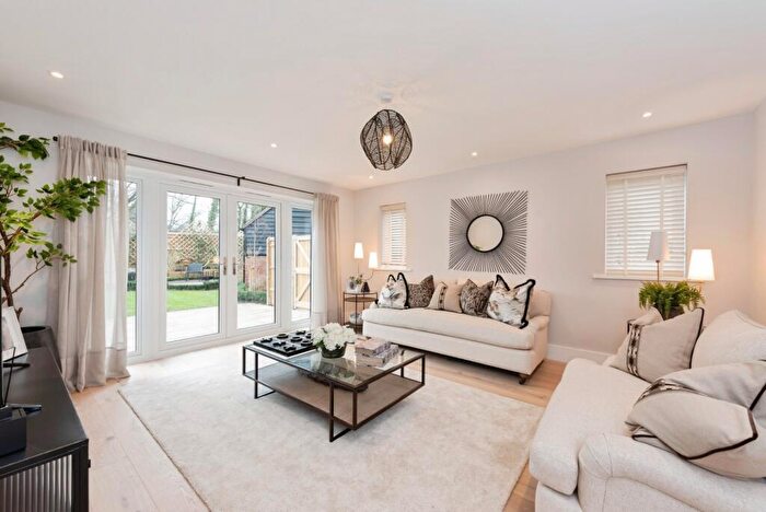 4 Bedroom Detached House For Sale In Huntersfield Farm, Fairlawn Road, Banstead, Surrey, SM7