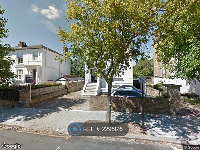 2 Bedroom Flat To Rent In The Grove, Isleworth, TW7