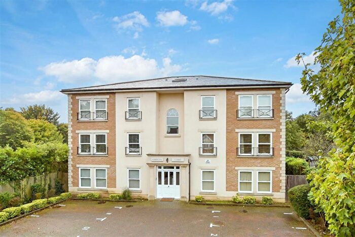 1 Bedroom Flat For Sale In Kings Lane, Sutton, Surrey, SM1