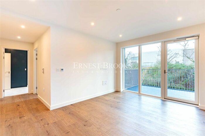 2 Bedroom Apartment To Rent In Alington House, Clarendon, Wood Geen, N8