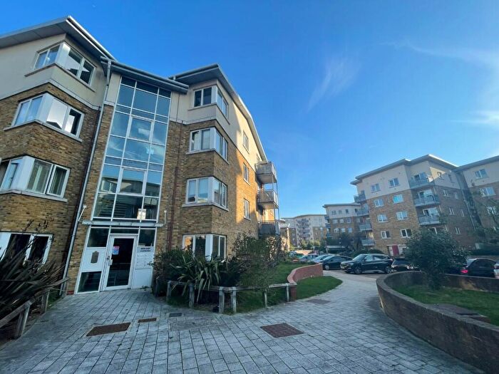 2 Bedroom Apartment To Rent In Faith Court, Bow, E3
