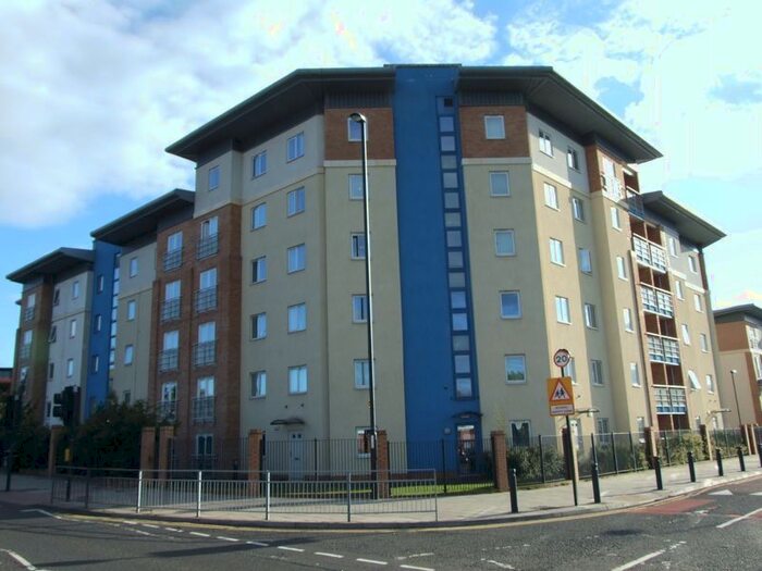 2 Bedroom Flat To Rent In Knightsbridge Court, Gosforth, Newcastle Upon Tyne, NE3