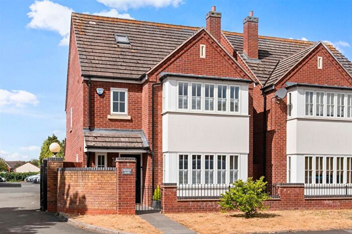 4 Bedroom Detached House For Sale In Aintree Road, Stratford-Upon-Avon, CV37