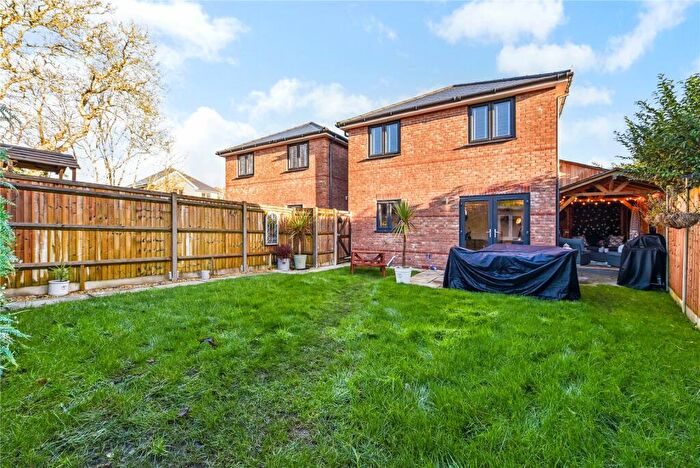 3 Bedroom Detached House For Sale In Lovedean Lane, Lovedean, Hampshire, PO8