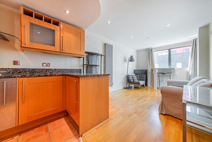 1 Bedroom Apartment To Rent In Millharbour, London, E14