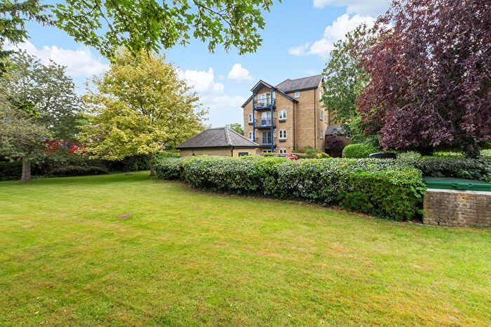 2 Bedroom Flat To Rent In Pump House Close, Bromley, BR2