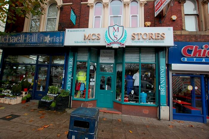 Detached House To Rent In Market Street, Ashton-Under-Lyne, Greater Manchester, OL6