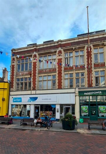 2 Bedroom Flat To Rent In High Street, Rochester, ME1