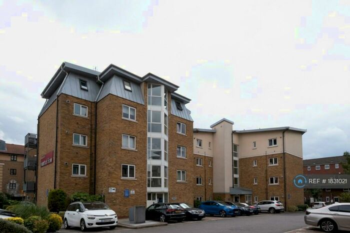 2 Bedroom Flat To Rent In Katherine Bell Tower, London, E3