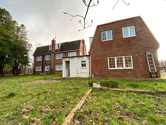 8 Bedroom Detached House To Rent In Waterloo Road, Wokingham, RG40