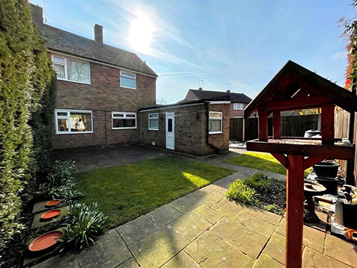 3 Bedroom Semi-Detached House For Sale In Grange Road, Newark, NG24
