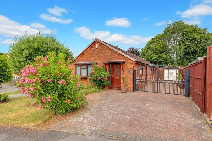 3 Bedroom Bungalow For Sale In Kestrel Close, Carlton, NG4