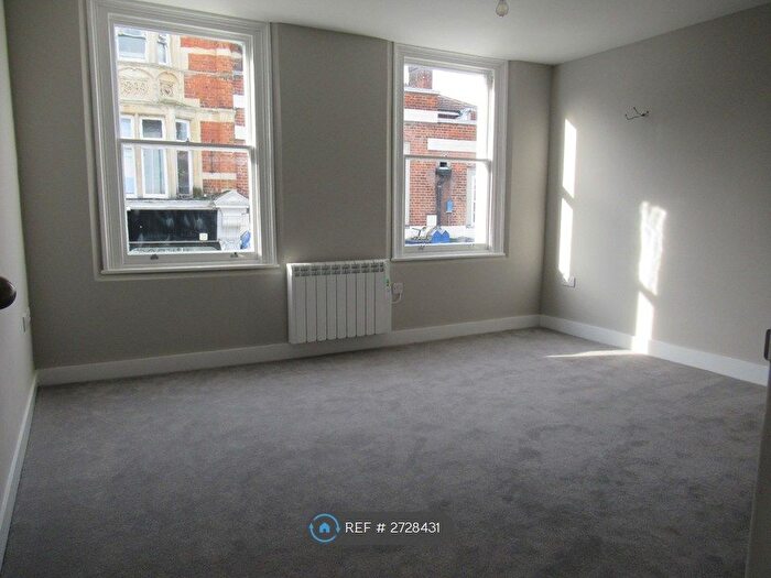 2 Bedroom Flat To Rent In London Road, Sevenoaks, TN13