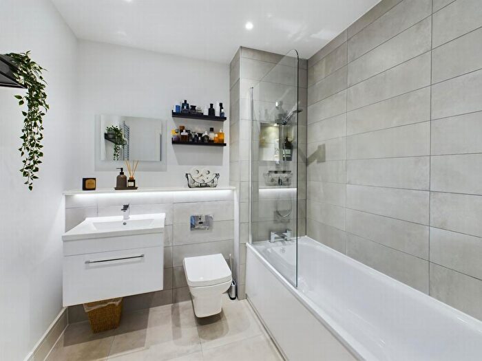 2 Bedroom Flat For Sale In Franklands Village, Haywards Heath, RH16