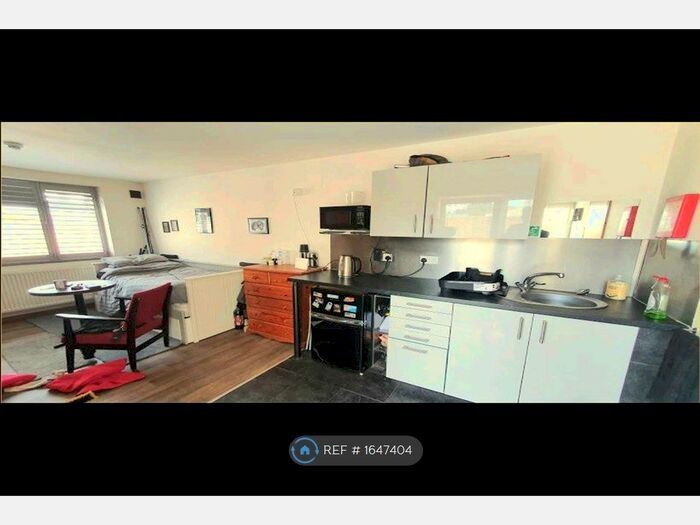 Studio To Rent In Chatsworth Road, Poole, BH14