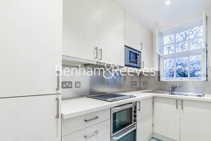 2 Bedroom Apartment To Rent In Newell Street, Canary Wharf, E14