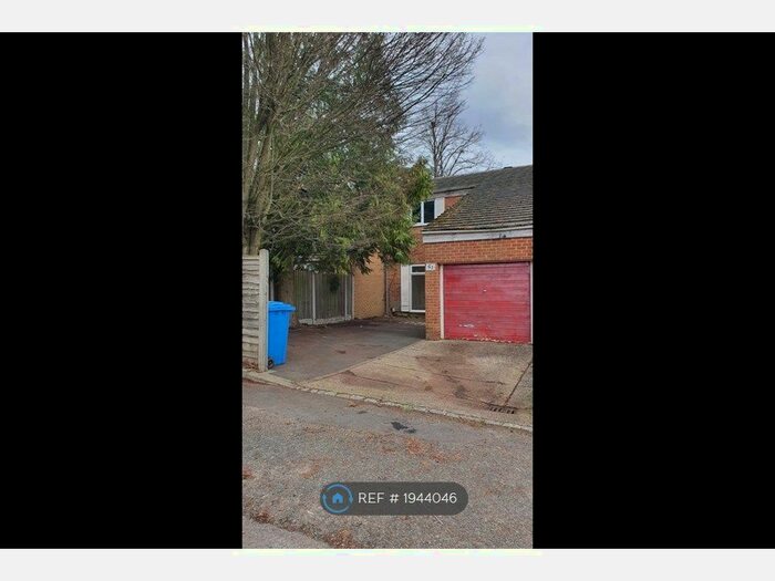 3 Bedroom Terraced House To Rent In Melrose, Bracknell, RG12