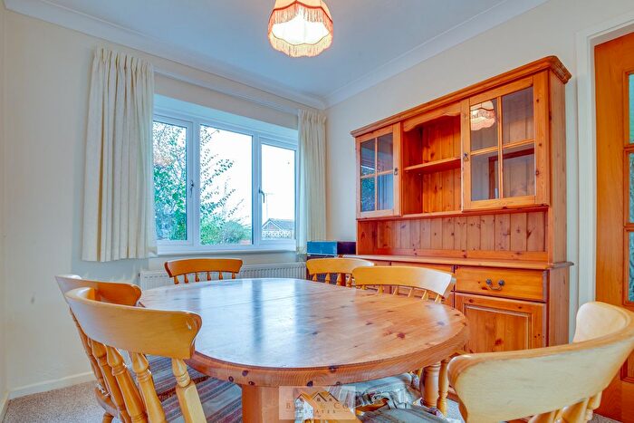 3 Bedroom Detached House For Sale In Fern Close, Eckington, Sheffield, S21