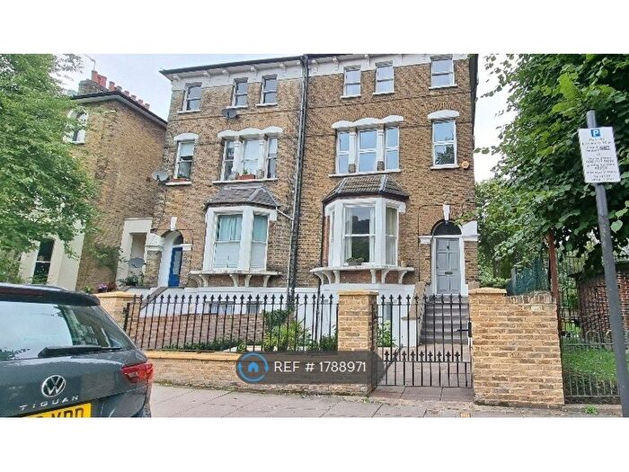 2 Bedroom Flat To Rent In Tufnell Park Road, London, N7