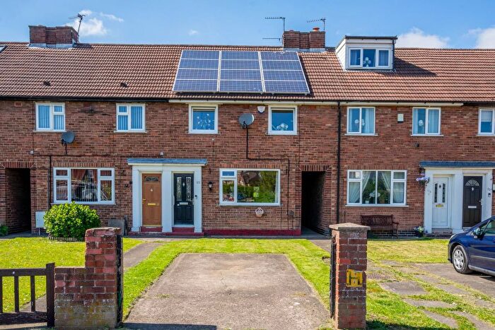 3 Bedroom Terraced House For Sale In Chapelfields Road, York, YO26