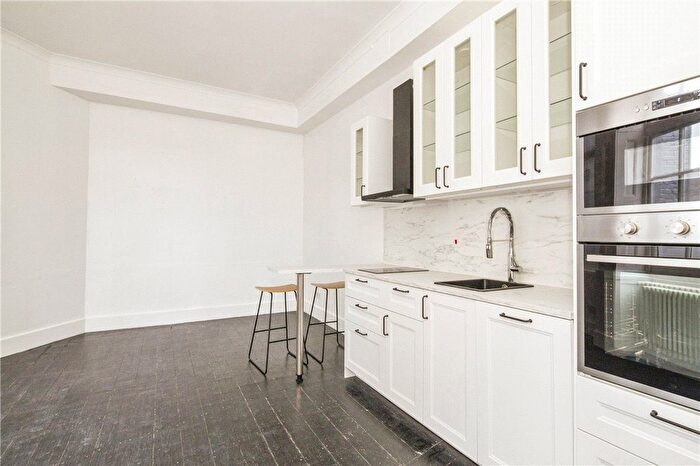1 Bedroom Semi-Detached House For Sale In Ingate Place, London, SW8