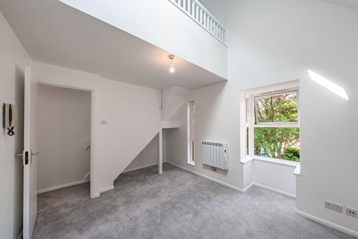 1 Bedroom Flat To Rent In Alexander Close, Barnet, EN4