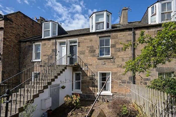 3 Bedroom Flat To Rent In Breadalbane Terrace, Dalry, Edinburgh, EH11