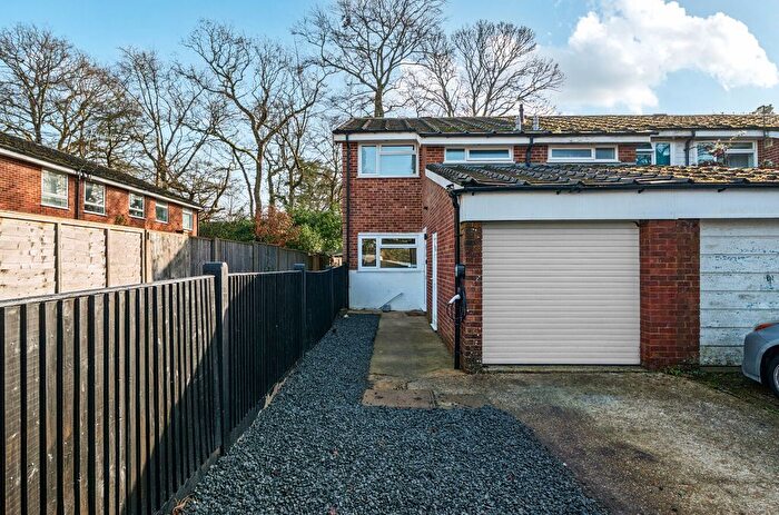 3 Bedroom End Of Terrace House For Sale In Fitzroy Close, Bassett, Southampton, Hampshire, SO16
