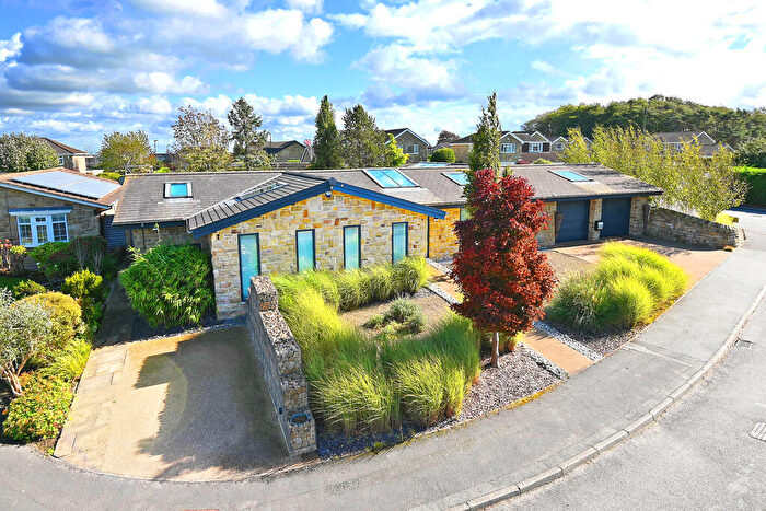 4 Bedroom Detached Bungalow For Sale In Walton Park, Pannal, Harrogate, HG3