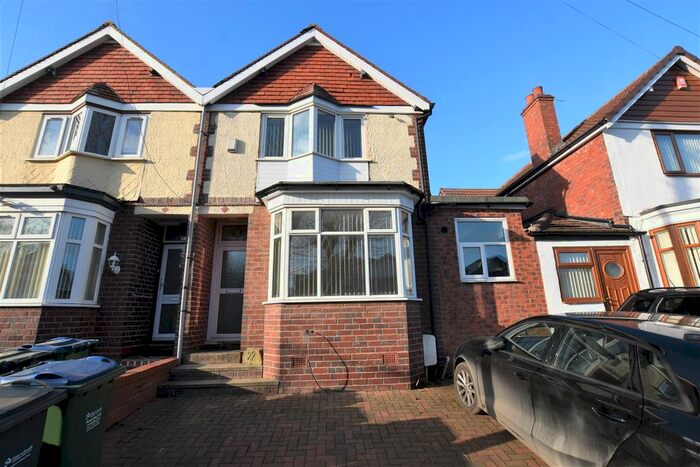 3 Bedroom Property To Rent In Heather Road, Smethwick B67
