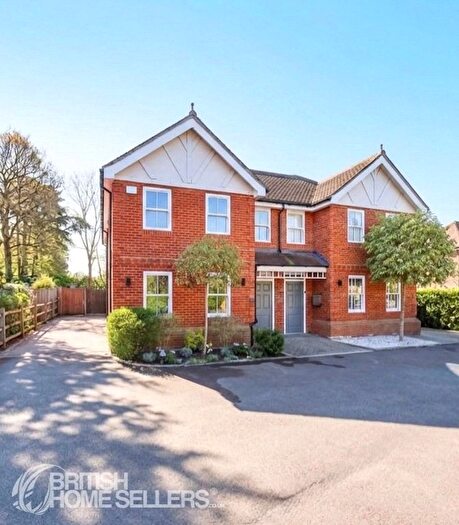 4 Bedroom Semi-Detached House For Sale In Warrens End, Addlestone, Surrey, KT15