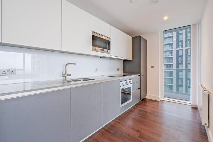 2 Bedroom Flat For Sale In Maine Tower, Tower Hamlets, London, E14