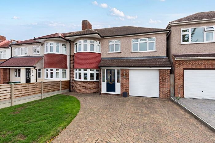 4 Bedroom Semi-detached House For Sale In Wren Road, Sidcup, DA14