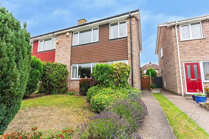 3 Bedroom Semi-Detached House For Sale In Abbotts Croft, Mansfield, NG19