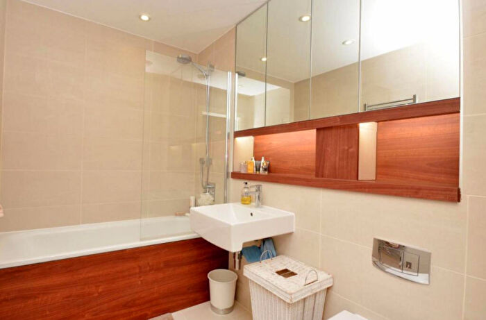 1 Bedroom Apartment To Rent In Knights Tower, Deptford, SE8
