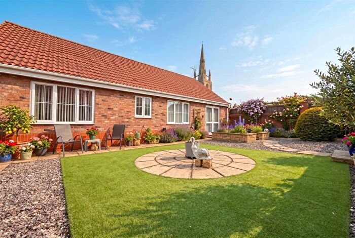 4 Bedroom Bungalow For Sale In Vicarage Lane, Helpringham, Sleaford, NG34