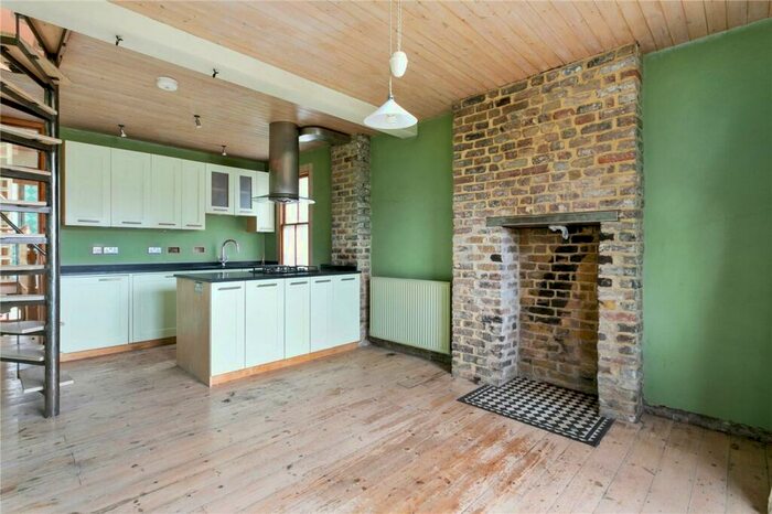 6 Bedroom Terraced House To Rent In Durlston Road, London, E5
